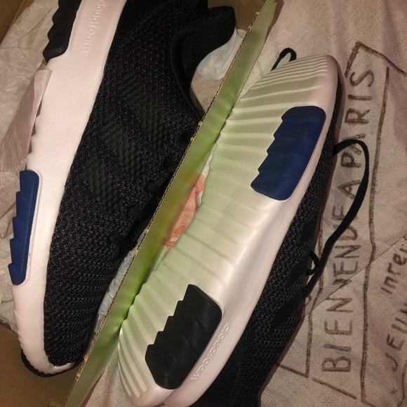 Kid’s adidas - Picture 3 of 3